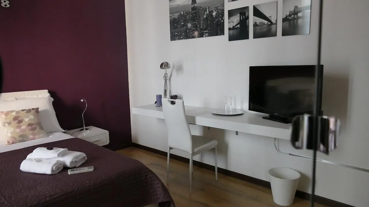 B&B Fusorario Catania 3*,  Italy